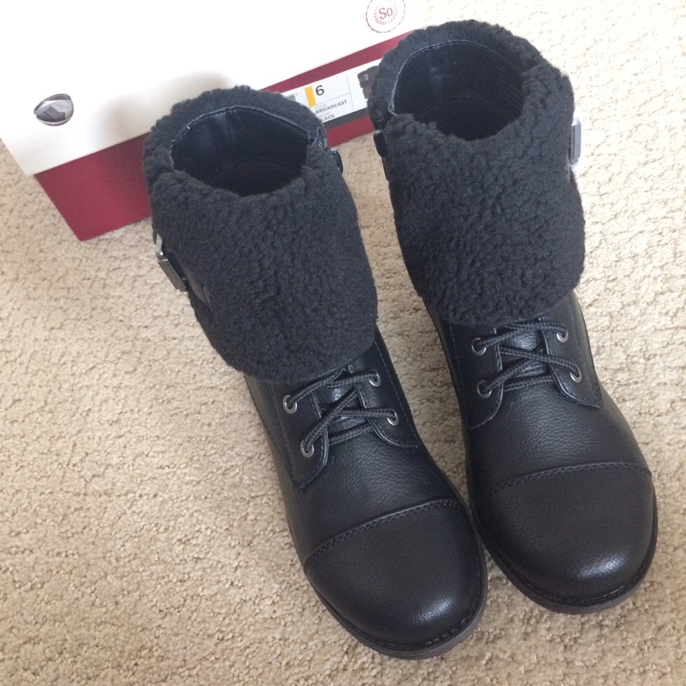 4/$25 🛍 LAST PAIR! SO black sherpa top booties - Picture 3 of 9